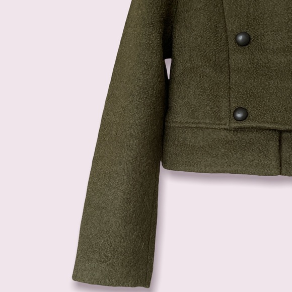 Short Jacket and Skirt set - Picture 5 of 16